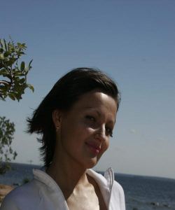 <p class='ppt-number'> 221 779</p><p class='ppt-pricing-de'>1,99 Euro/Min.</p>