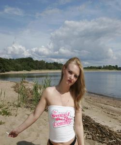 <p class='ppt-number'> 0137 777 35 00</p><p class='ppt-pricing-de'>1 €/Anruf MoFu Tarif abweichend</p>