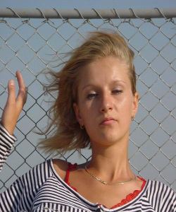 <p class='ppt-number'>221 779 + PIN 000</p><p class='ppt-pricing-de'>1,99 Euro/Min.</p>